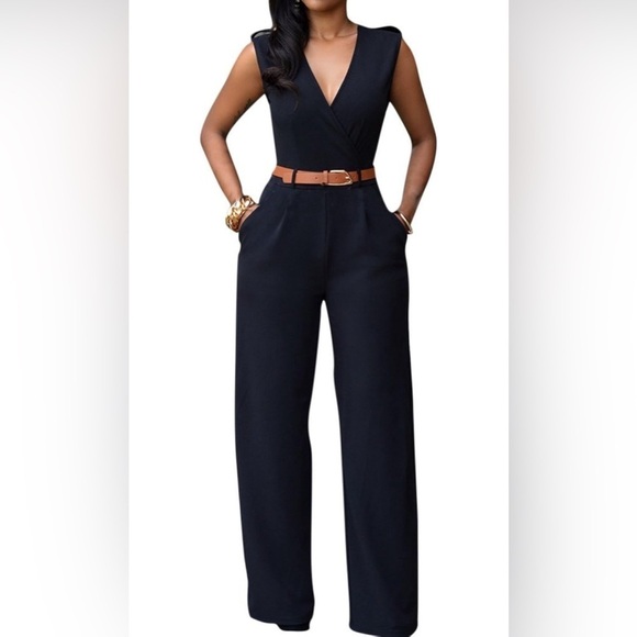 Adorable black jumpsuit with belt size medium - Picture 1 of 5